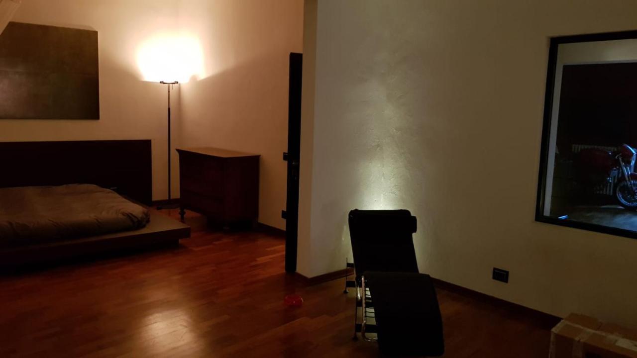 La Casa Con Piscina Riscaldata Interna Anna Luxury Garden Apartment Pisa Exterior photo